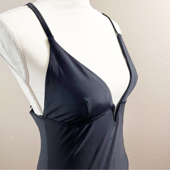 NWT Cupshe Black one piece cross strap deep v-neck swimsuit - Picture 7 of 8